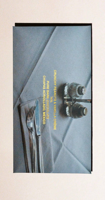 LUXURY CHOCOLATE - CRUNCHY PEANUTS & VANILLA CREME 74%