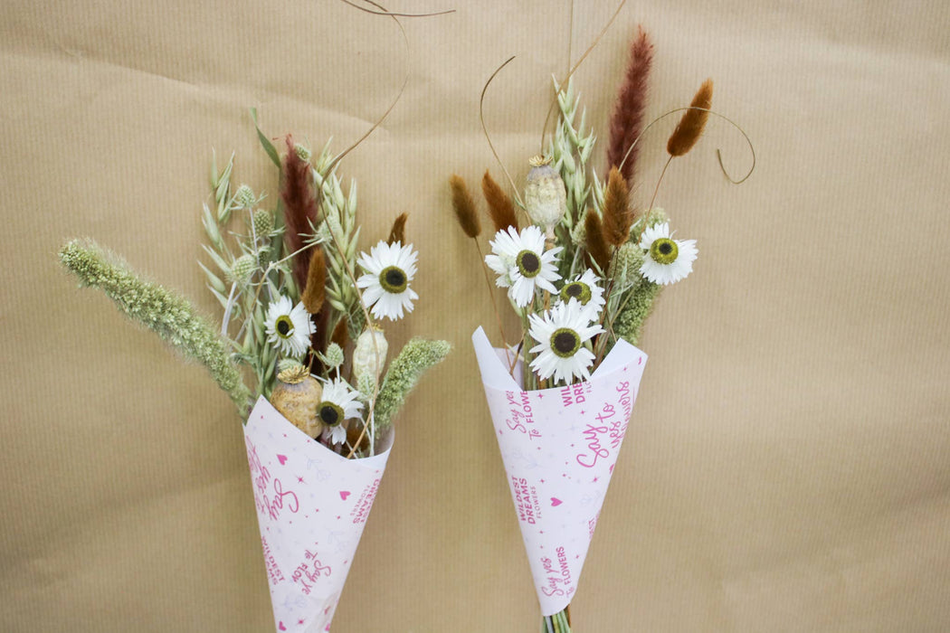 Boho Dried Flower Vase Arrangement – Daisies