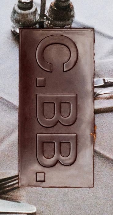 LUXURY CHOCOLATE - CRUNCHY PEANUTS & VANILLA CREME 74%