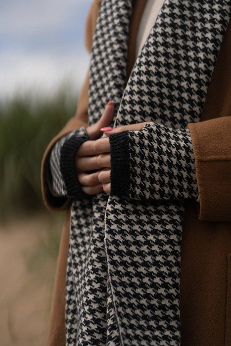 Charcoal Houndstooth Wristwarmers