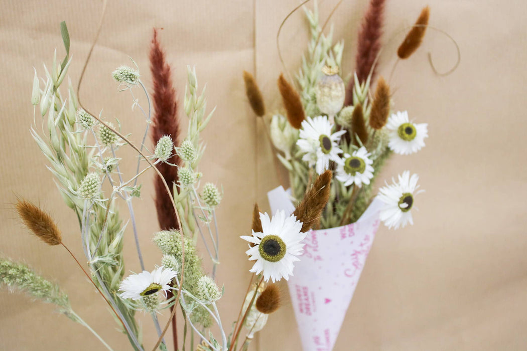 Boho Dried Flower Vase Arrangement – Daisies