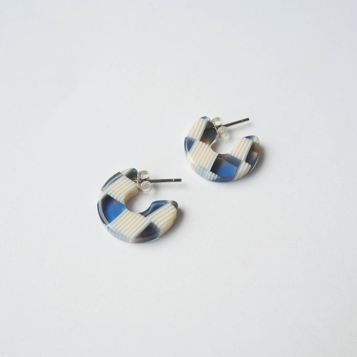Ocean Checker Super Mini Acetate Resin Small Hoop Earrings
