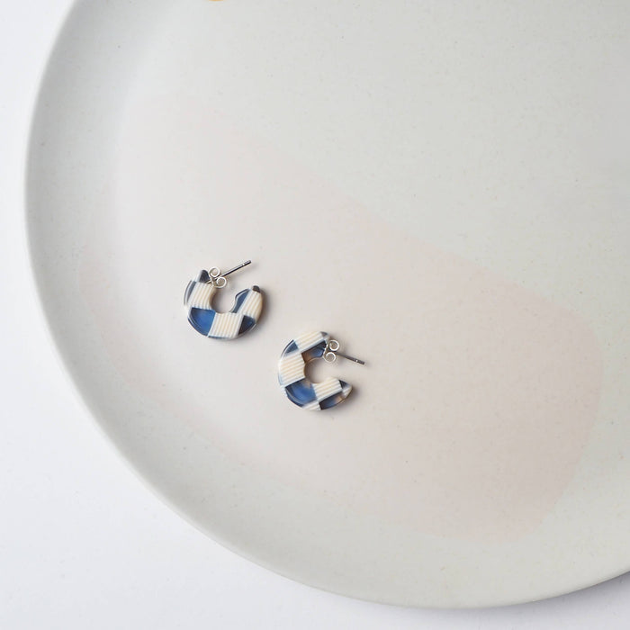 Ocean Checker Super Mini Acetate Resin Small Hoop Earrings