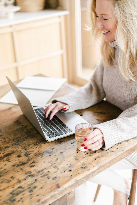 Short fluted glasses x1: Clear