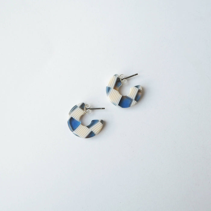 Ocean Checker Super Mini Acetate Resin Small Hoop Earrings