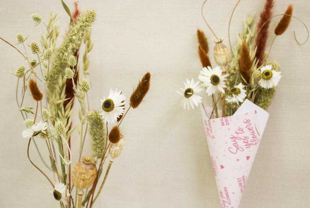 Boho Dried Flower Vase Arrangement – Daisies