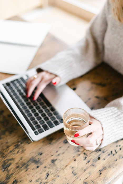 Short fluted glasses x1: Clear