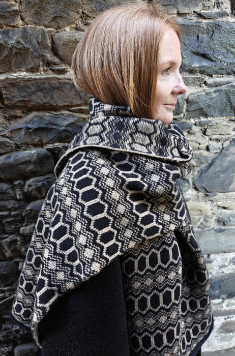 Strandhill Lambswool Scarf Black/Sand