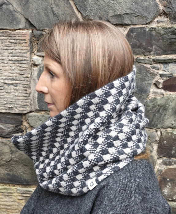 Eildon Lambswool Snood Charcoal/Stone