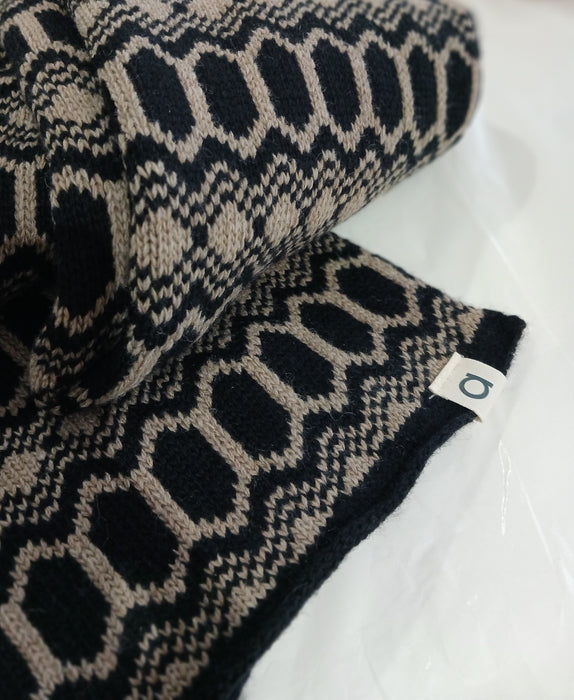 Strandhill Lambswool Scarf Black/Sand