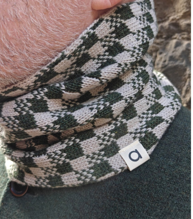 Eildon Lambswool Neck Warmer Moss/Stone
